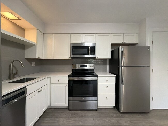 Building Photo - 2354 SE 48th Av