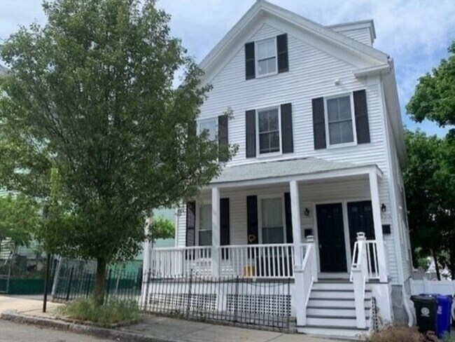 Building Photo - 323 Bainbridge St