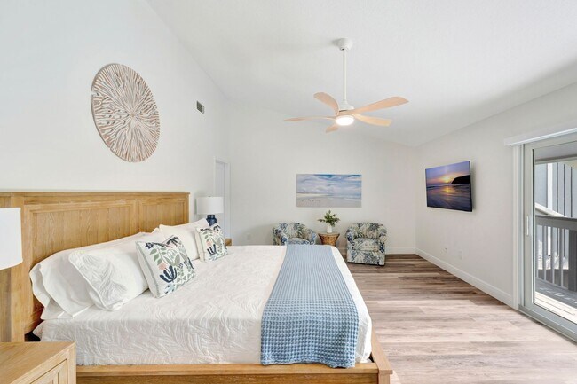 Building Photo - Make this your winter getaway!