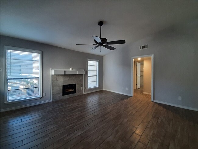 Building Photo - 9707 Richmond Ave.