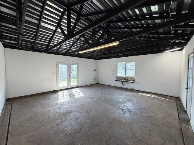 Building Photo - 221 Walden St