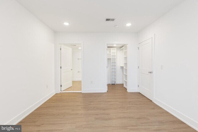 Building Photo - 1335 N Marston St