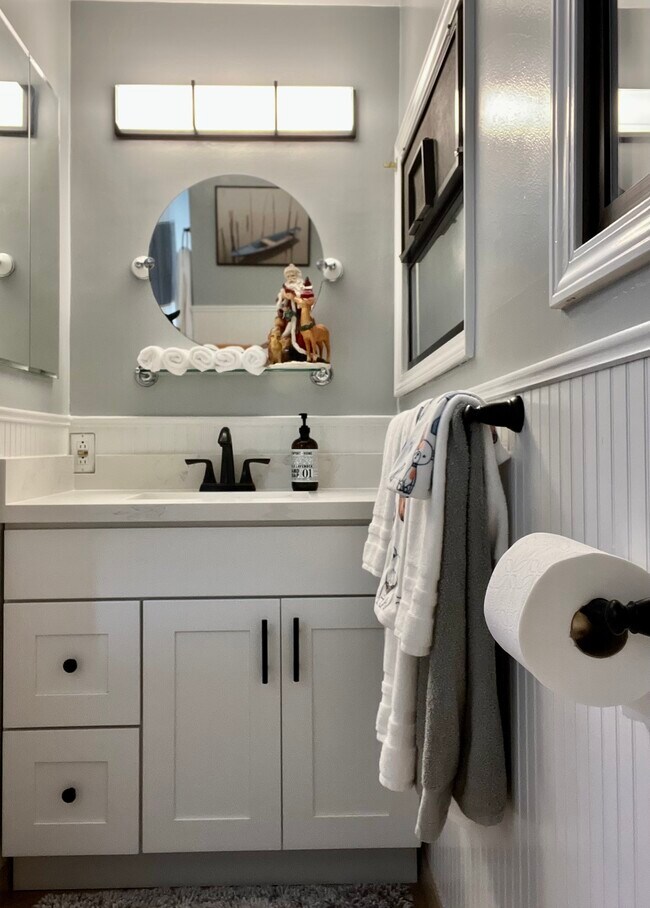 Building Photo - 551 N 137th St