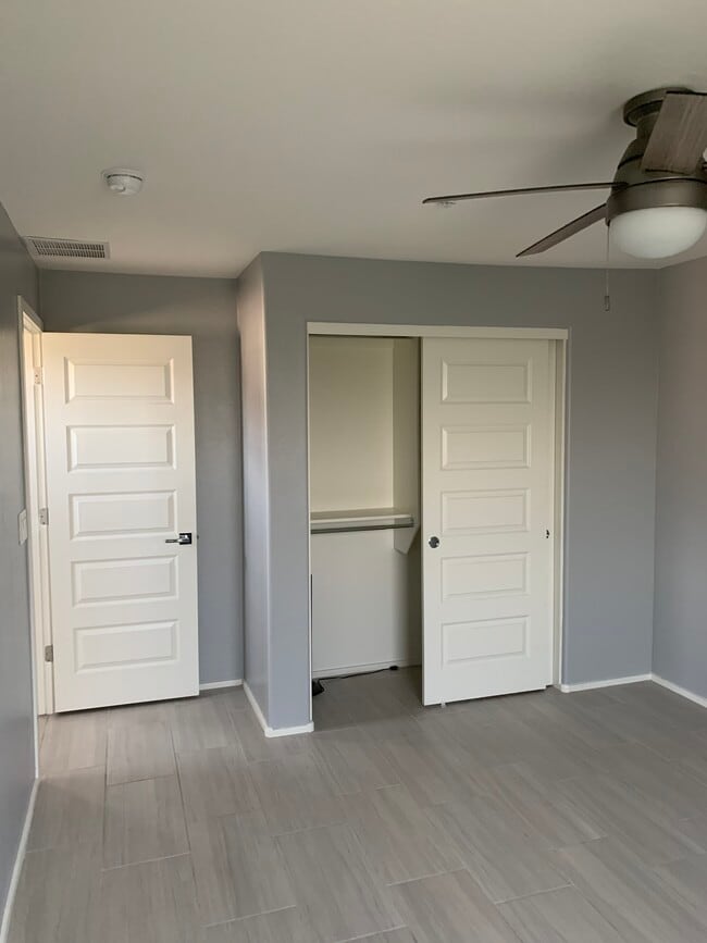 Building Photo - 2342 E Hidalgo Ave