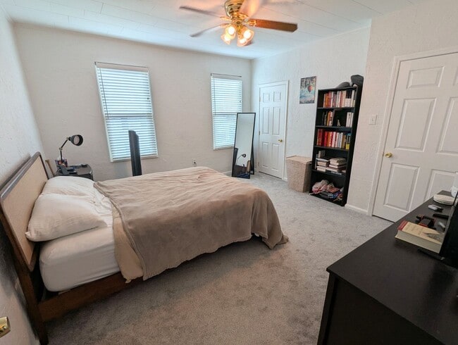 Building Photo - 118-120 S 25th St