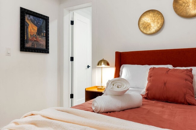 Building Photo - 618 W Patterson Ave