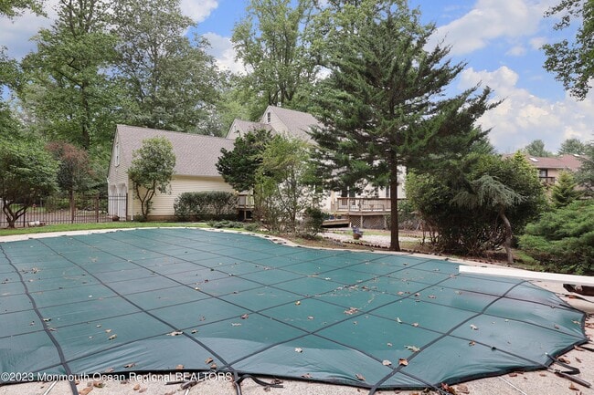 Building Photo - 18 Seven Oaks Dr