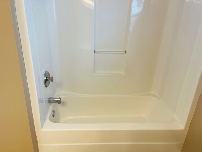 Building Photo - Welcome home! 3 Bedroom 2 Bath home in Sum...