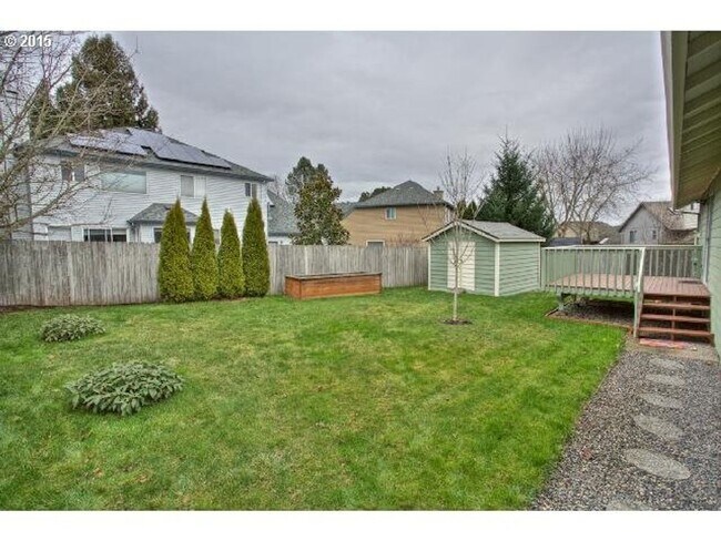 Building Photo - 3 Bedroom Home with Vaulted Living Room Near The Streets of Tanasbourne with Garage & Yard