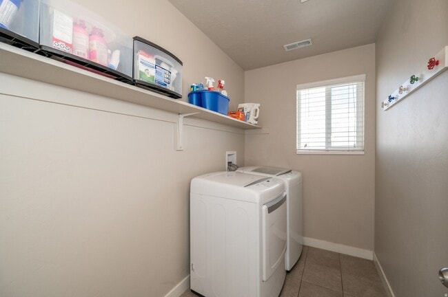 Building Photo - 794 Star Spangled Dr