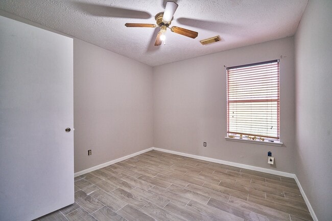 Building Photo - 1614 Glacier Blue Dr