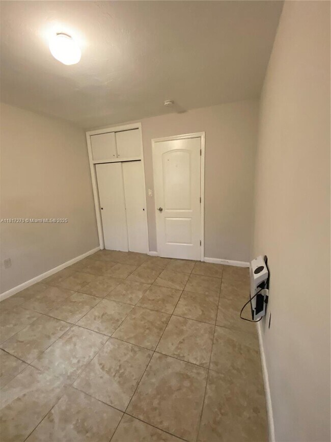 Building Photo - 7551 Venetian St