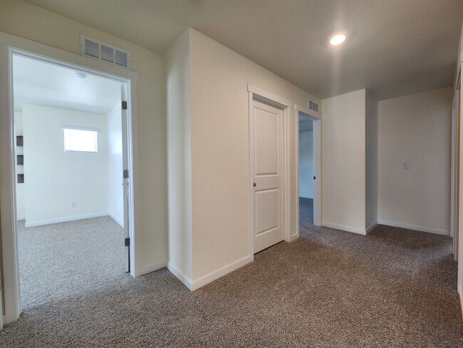 Building Photo - Stunning New Build In Wide Open Bennett!