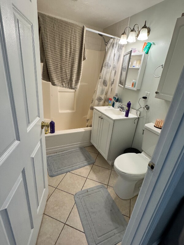 Building Photo - 143 Providence St