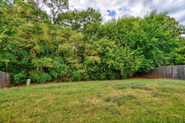 Building Photo - 3900 Sierra Vista Way