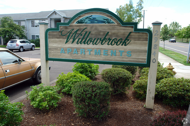 Building Photo - Willow Brook Apartments