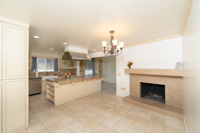 Building Photo - Beautiful & Spacious Home in Rowland Heights