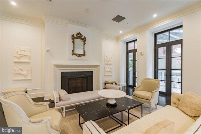 Building Photo - 1011 M St NW