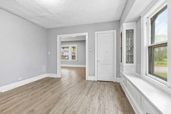 Building Photo - 11617 Forest Ave