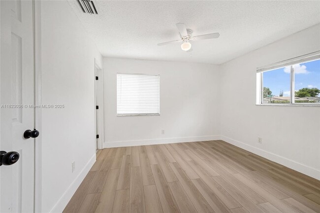 Building Photo - 2530 NW 26th Ave