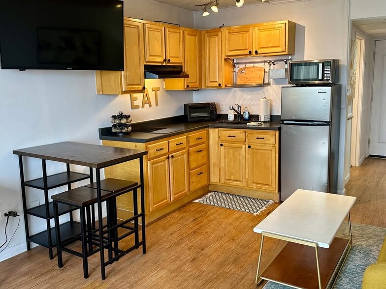 Kitchen - 1700 Clinch Ave