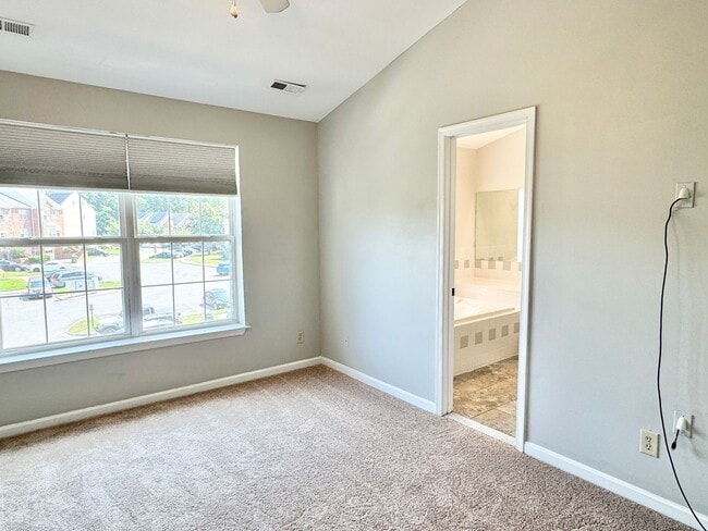 Building Photo - STAFFORD TOWNHOUSE - HANDY TO QUANTICO, SH...