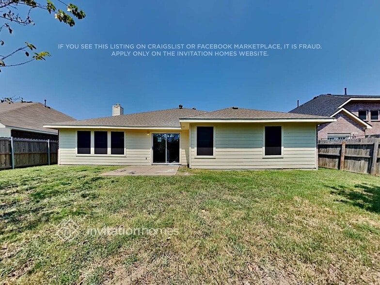 Building Photo - 3312 Silver Creek Dr