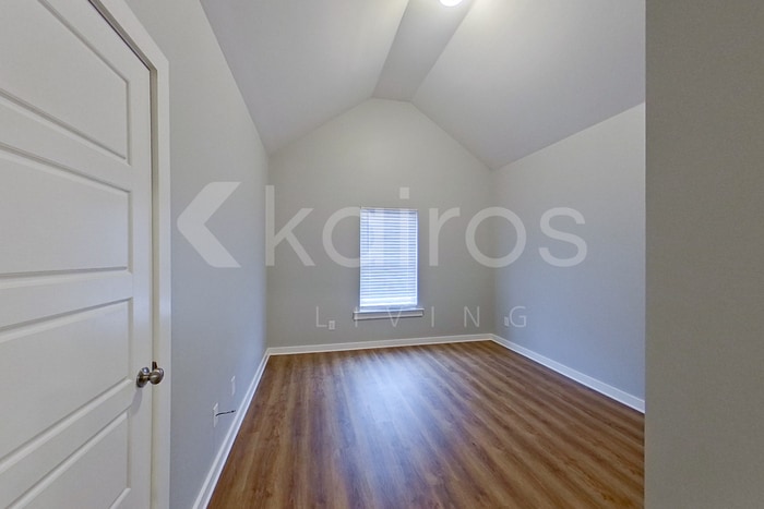 Building Photo - 1389 Old Rd