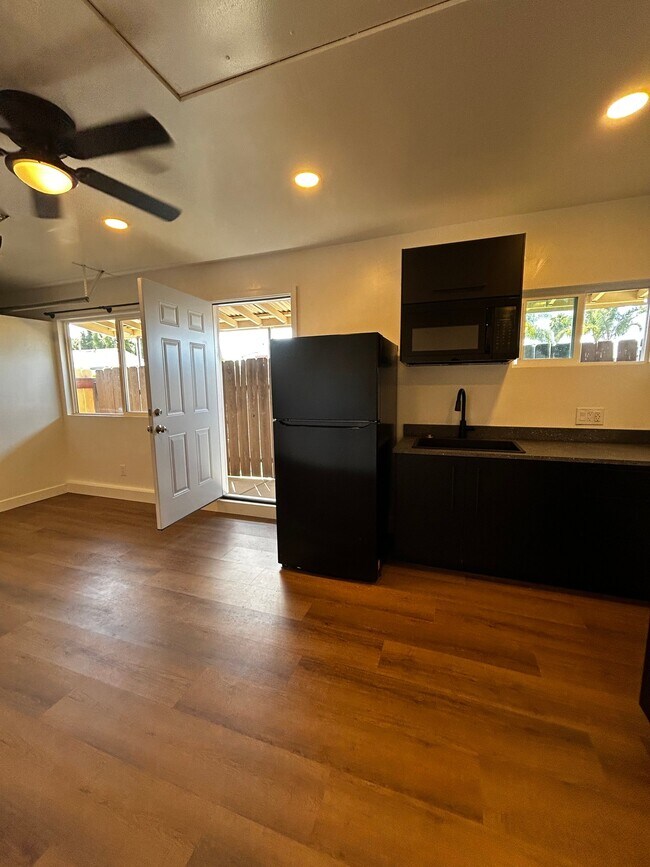 Building Photo - 3322-24 Clairemont Mesa Blvd