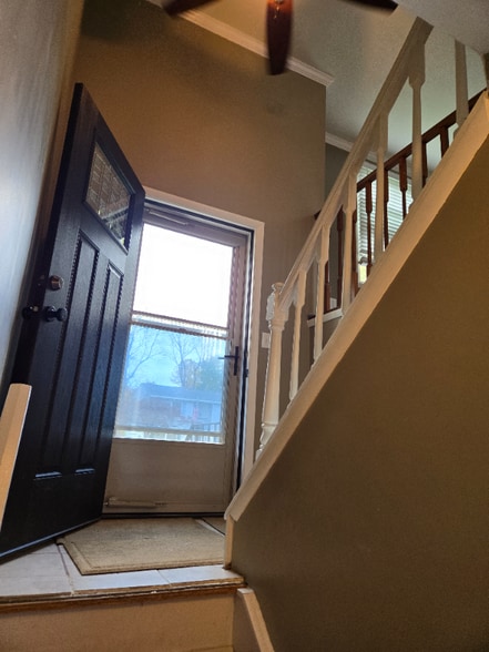 Building Photo - 207 Old Cove Rd