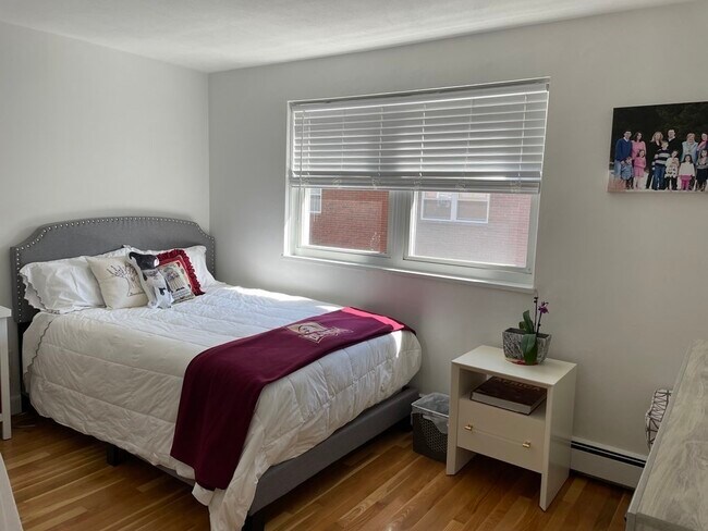 Building Photo - 32 Whitman Rd