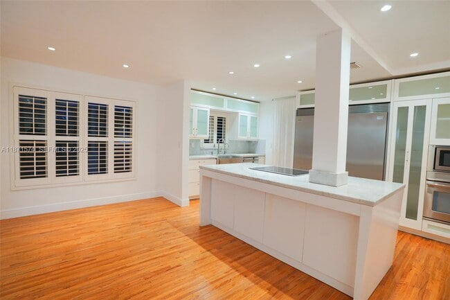 Building Photo - 355 Redwood Ln