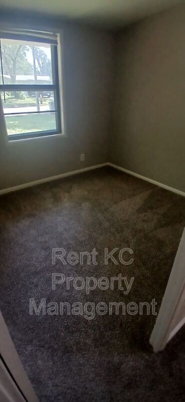 Building Photo - 412 N Cochise Dr
