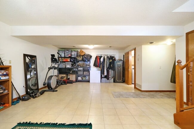 Building Photo - Spacious Home for Rent!
