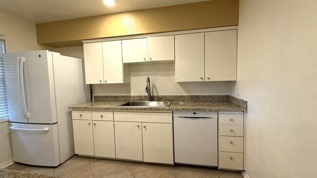 Building Photo - 6007 Dryad Dr