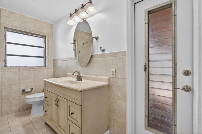 Building Photo - 4060 NE 26th Ave