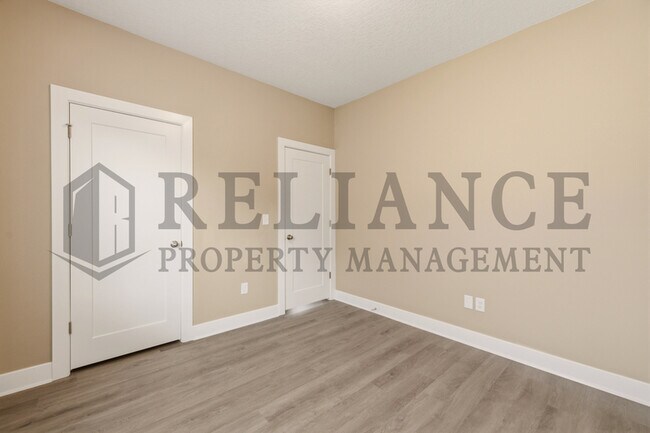 Building Photo - 2755 S Greenleaf St