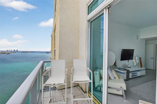 Building Photo - 1155 Brickell Bay Dr