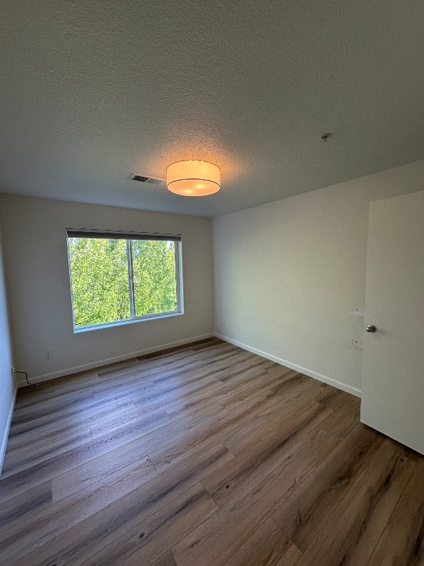 Building Photo - 10279 NW Wilshire Ln