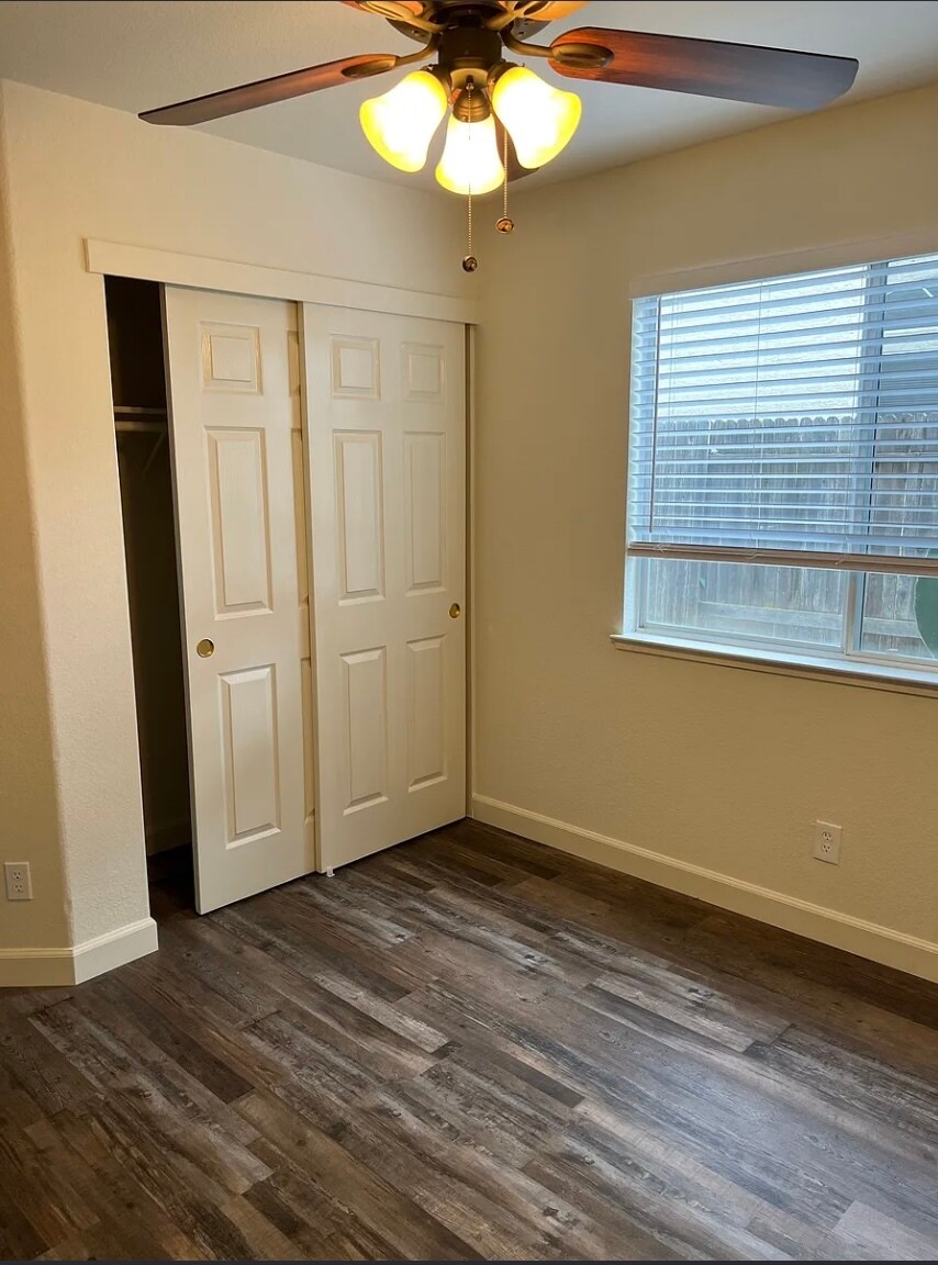 Building Photo - 1642 Prentiss Dr