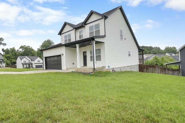Building Photo - 525 Woodtrace Dr