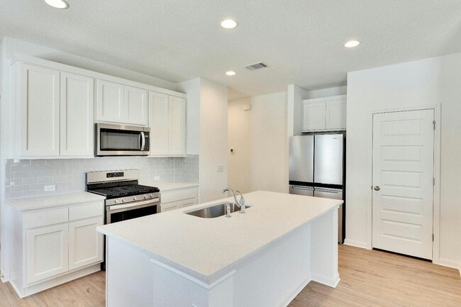 Building Photo - 6901 Smarty Jones Ln