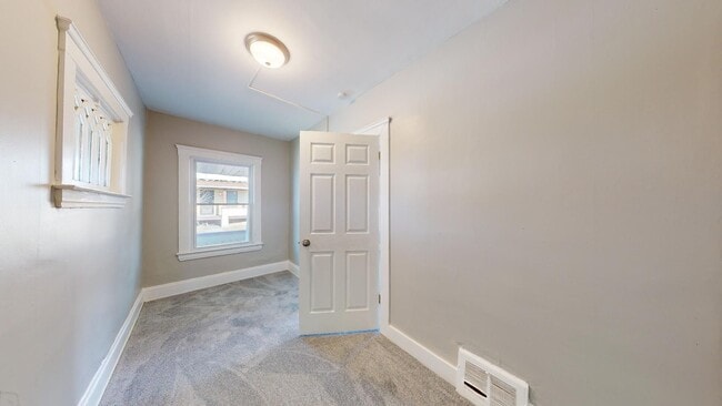 Building Photo - Clark / Fulton Area - Single Family Home - 2 Bedroom Apartment