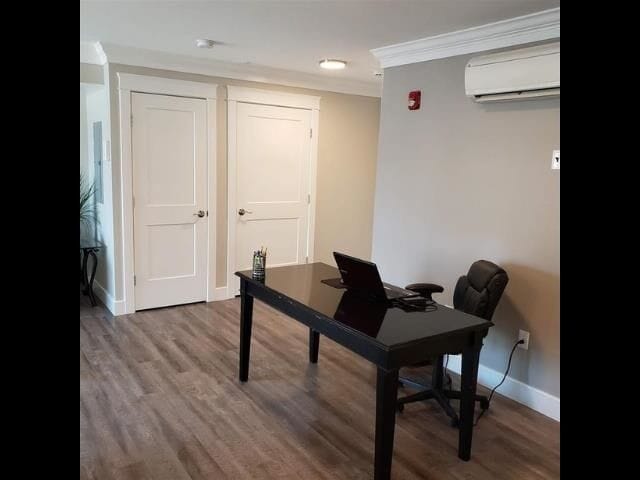 Building Photo - 10 4th St