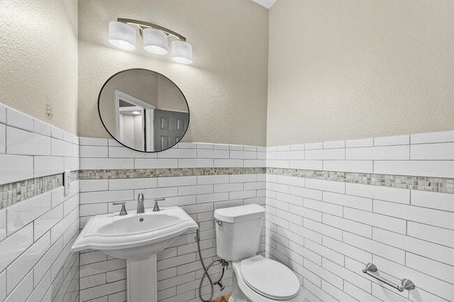Building Photo - 7302 Maple Run Dr