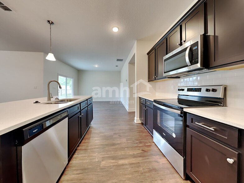 Building Photo - 10717 Coleman Rd