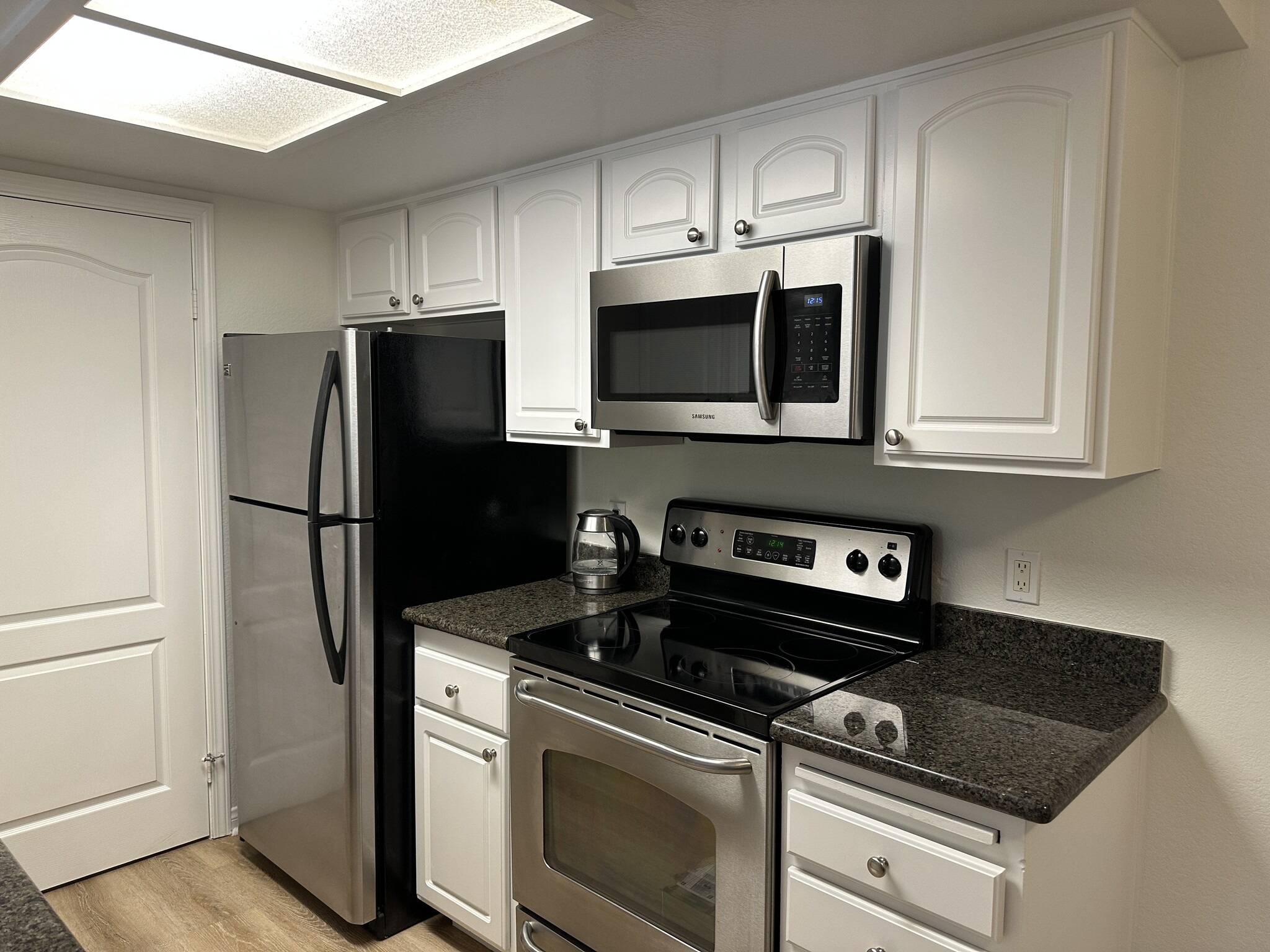 Building Photo - 12067 Alta Carmel Ct