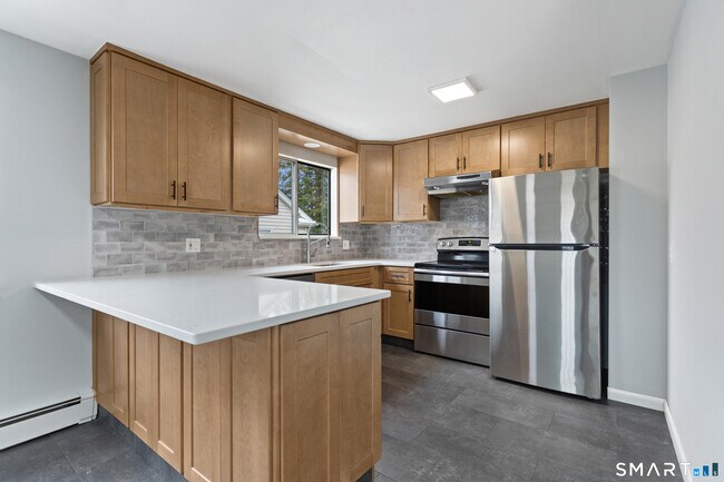 Building Photo - 1103 Shippan Ave