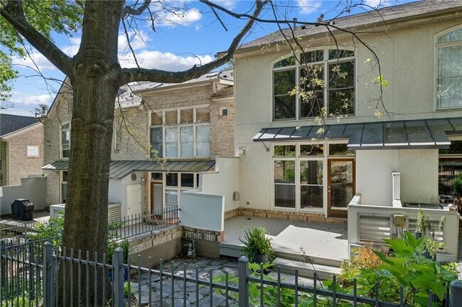 Building Photo - 1294 Fernwood Cir NE
