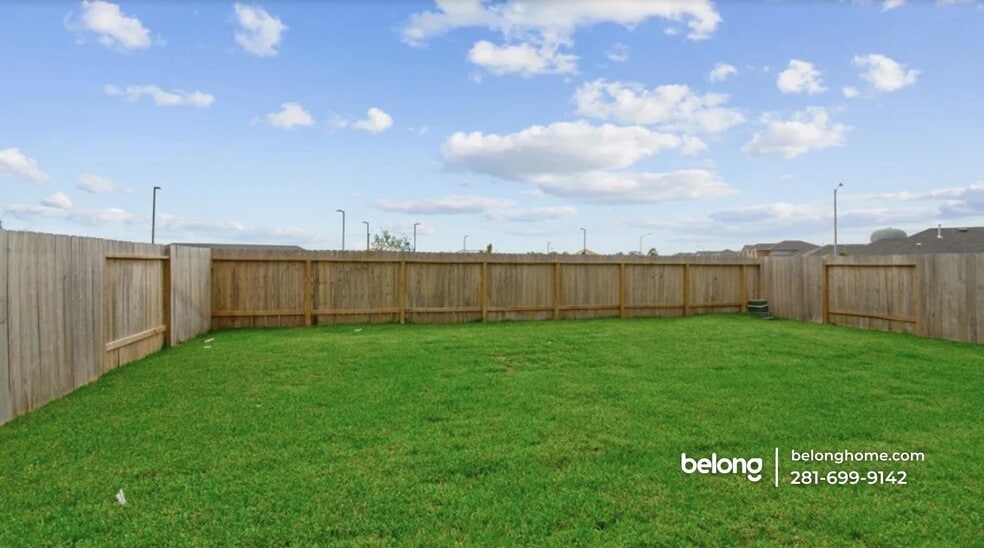 Building Photo - 21349 Pne Ml Dr